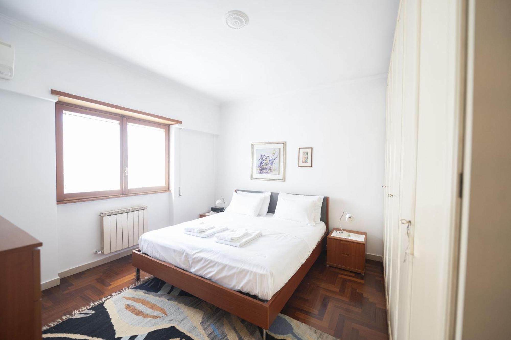 Luminous 2br Family In Residential Area Apartment