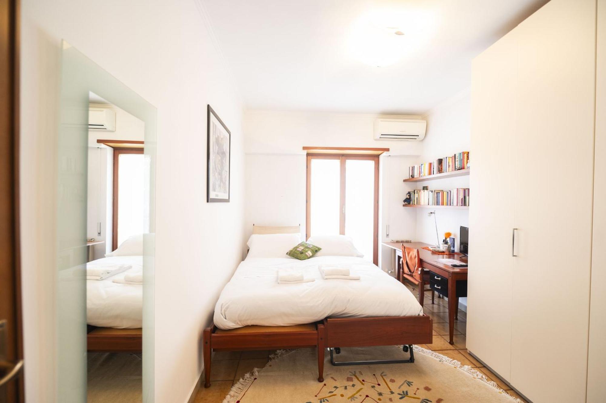 Luminous 2br Family In Residential Area