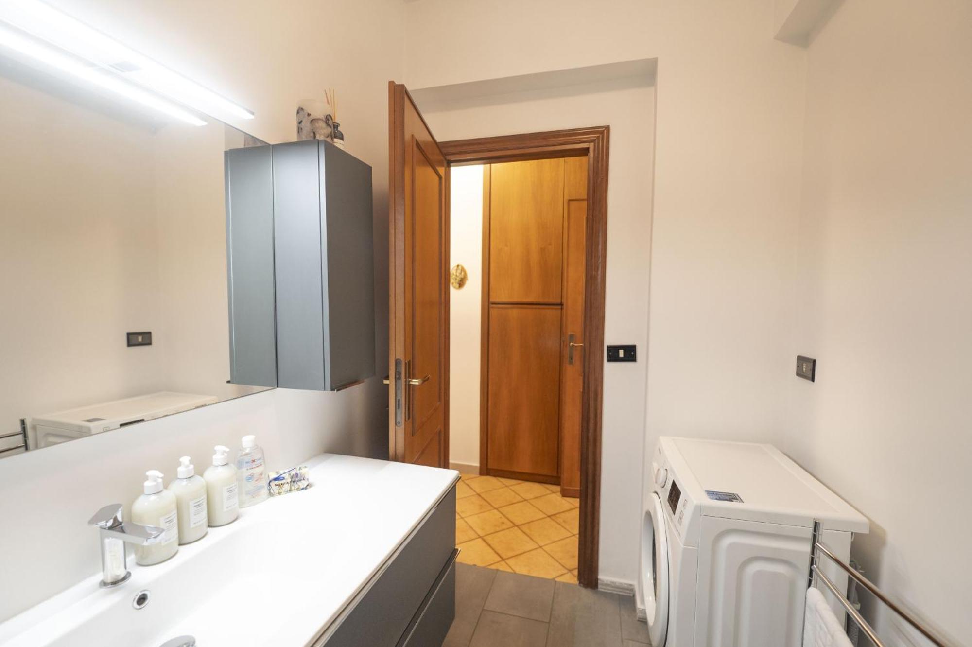 Luminous 2br Family In Residential Area *