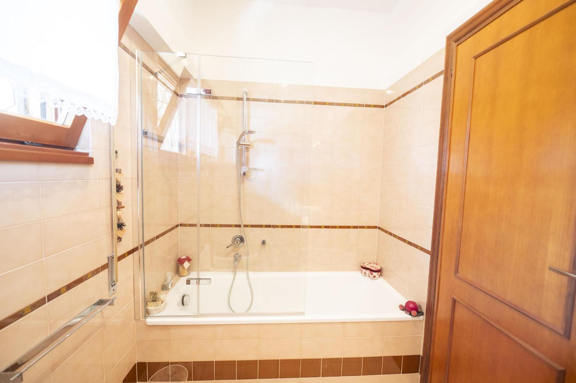 Luminous 2br Family In Residential Area Apartment *